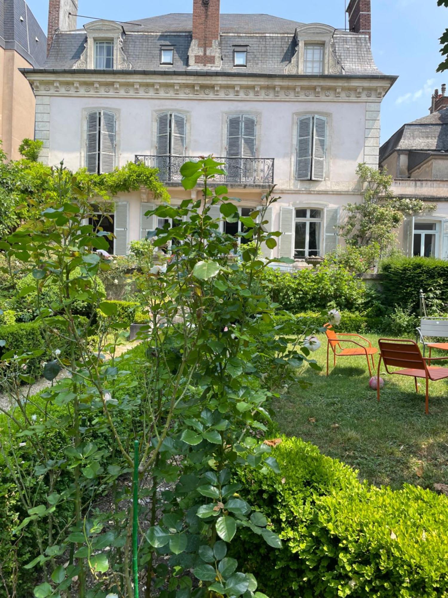 Belle Fontaine Hotel Бурж Екстериор снимка