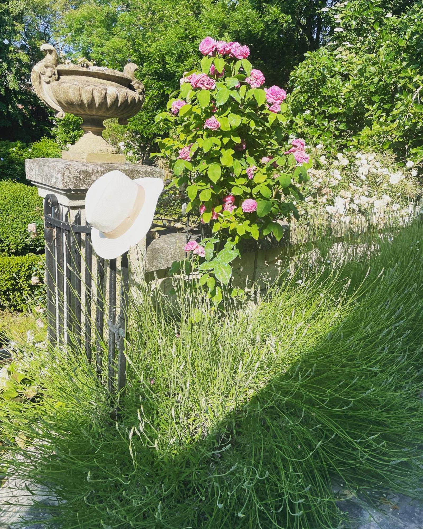 Belle Fontaine Hotel Бурж Екстериор снимка