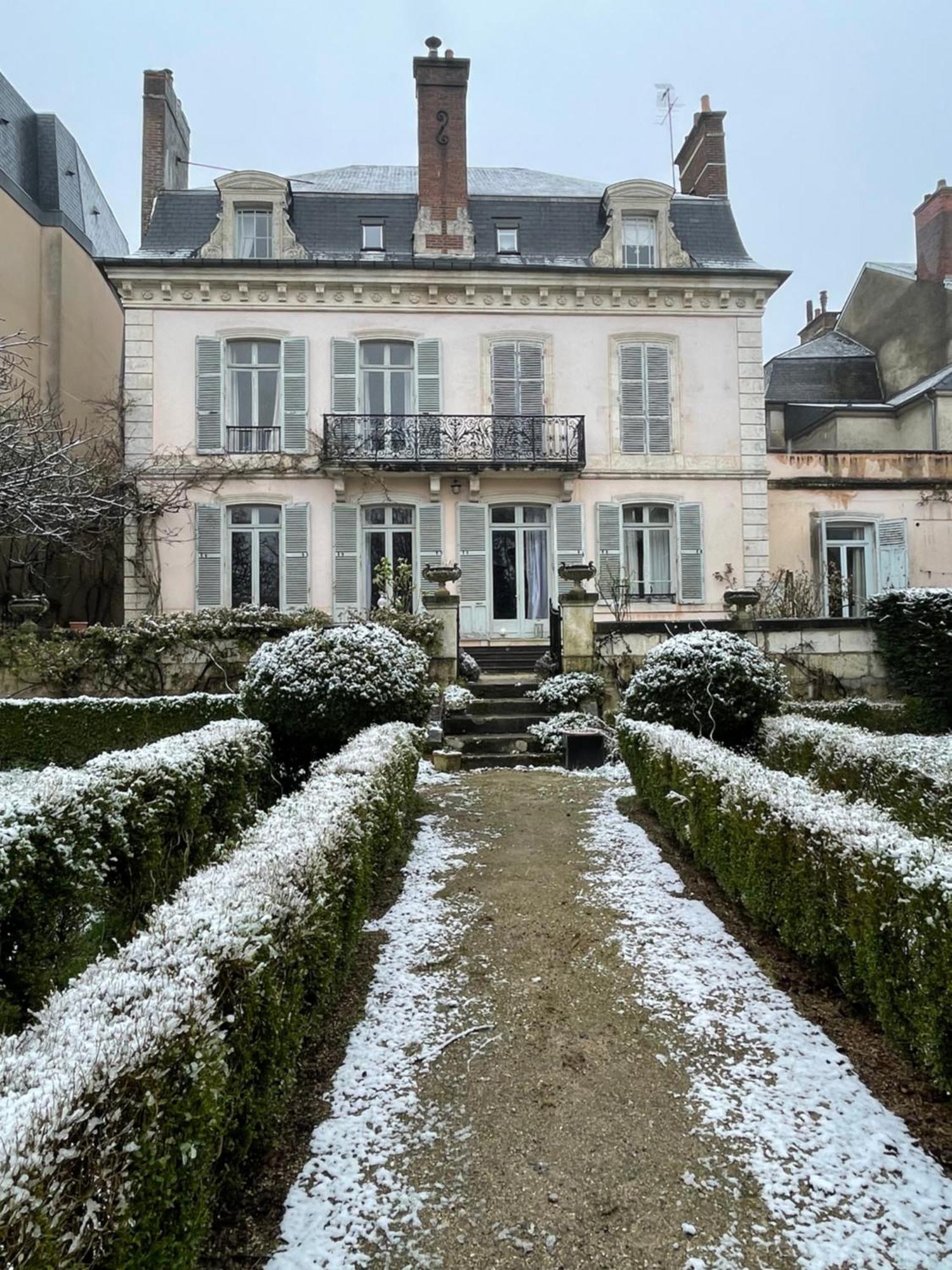 Belle Fontaine Hotel Бурж Екстериор снимка
